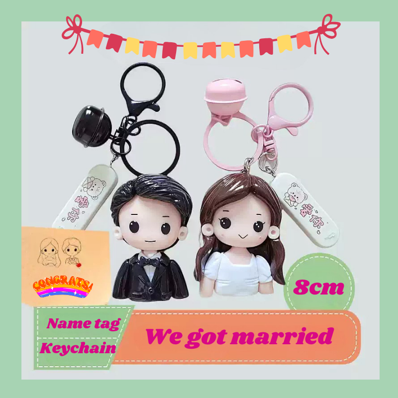 Two figurines of a man and woman with name tags, keychain, and ring on a colorful background. 8cm key chain figurine. Personalized couple present. Gift for boyfriend girlfriend. Custom-made. Personalized. Perfect gift idea. Meaningful keepsake. Wedding gift. Anniversary gift. Birthday gift